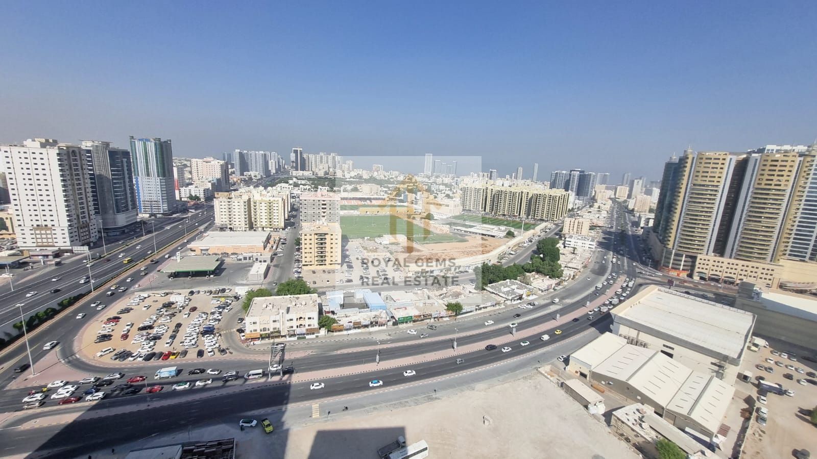 Spacious Open View 2Bedroom Apartment With GYM Pool and Parking