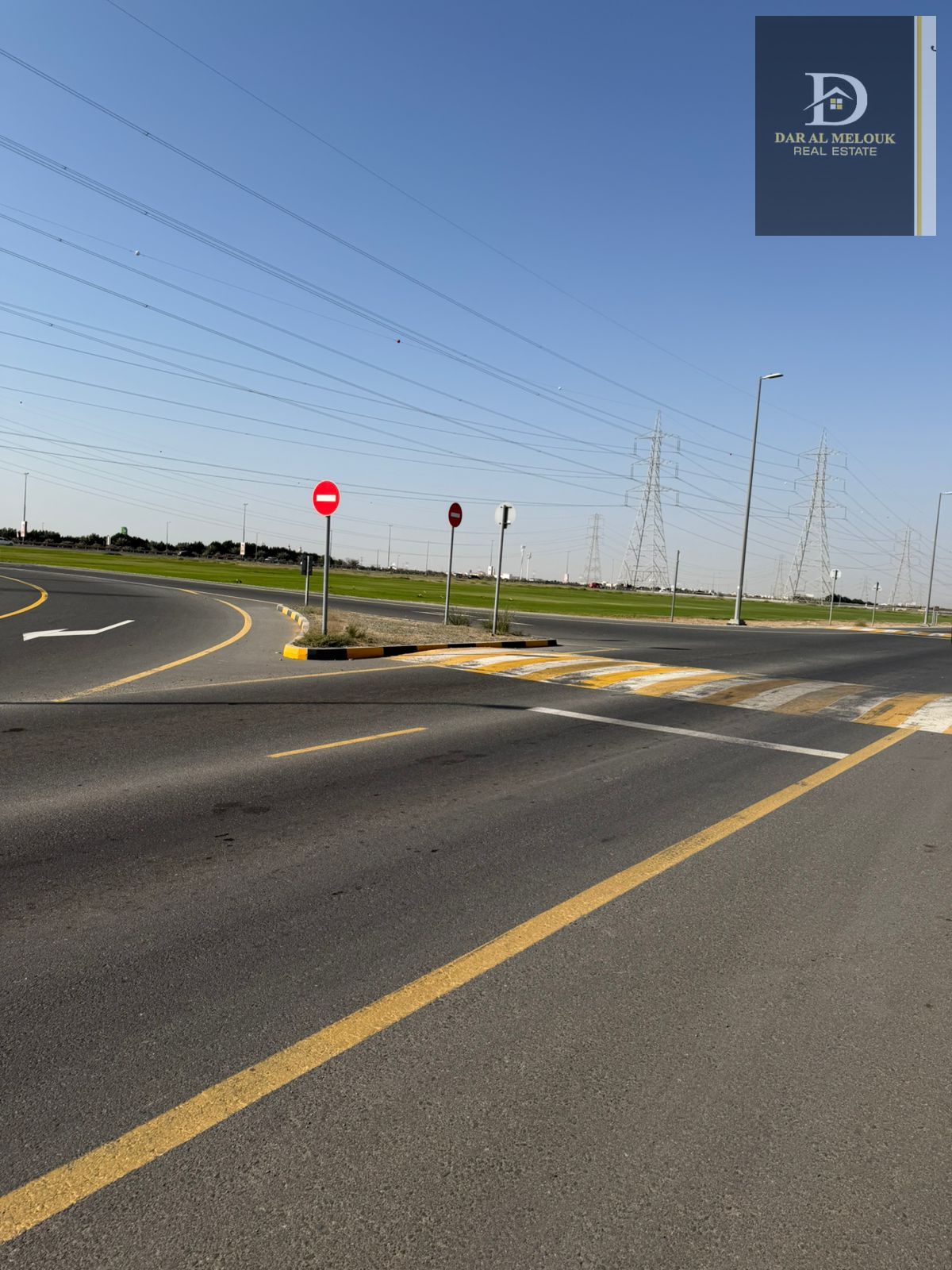 For Sale in Sharjah Old Sajaa Area Industrial/Commercial Land Area: 105,000 sq ft Building Permit (Commercial) Industrial/Warehouses Workers' Ac