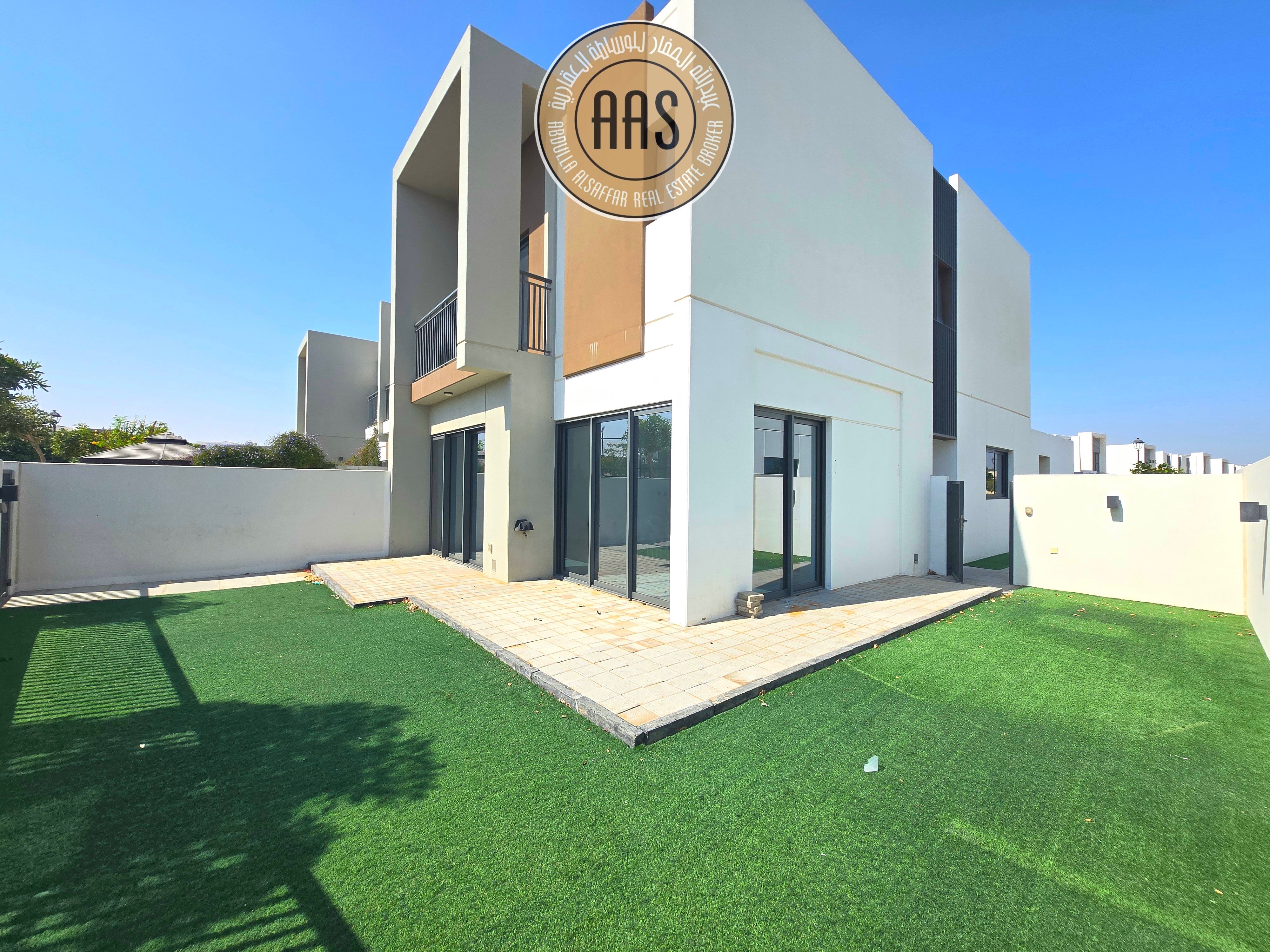 SINGLE ROW PARK FACING 4BR+MAID VILLA FOR RENT 210K