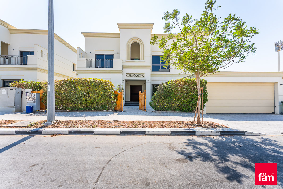 Luxury 6 Bd | Vacant | Ask For End Of Year Offer