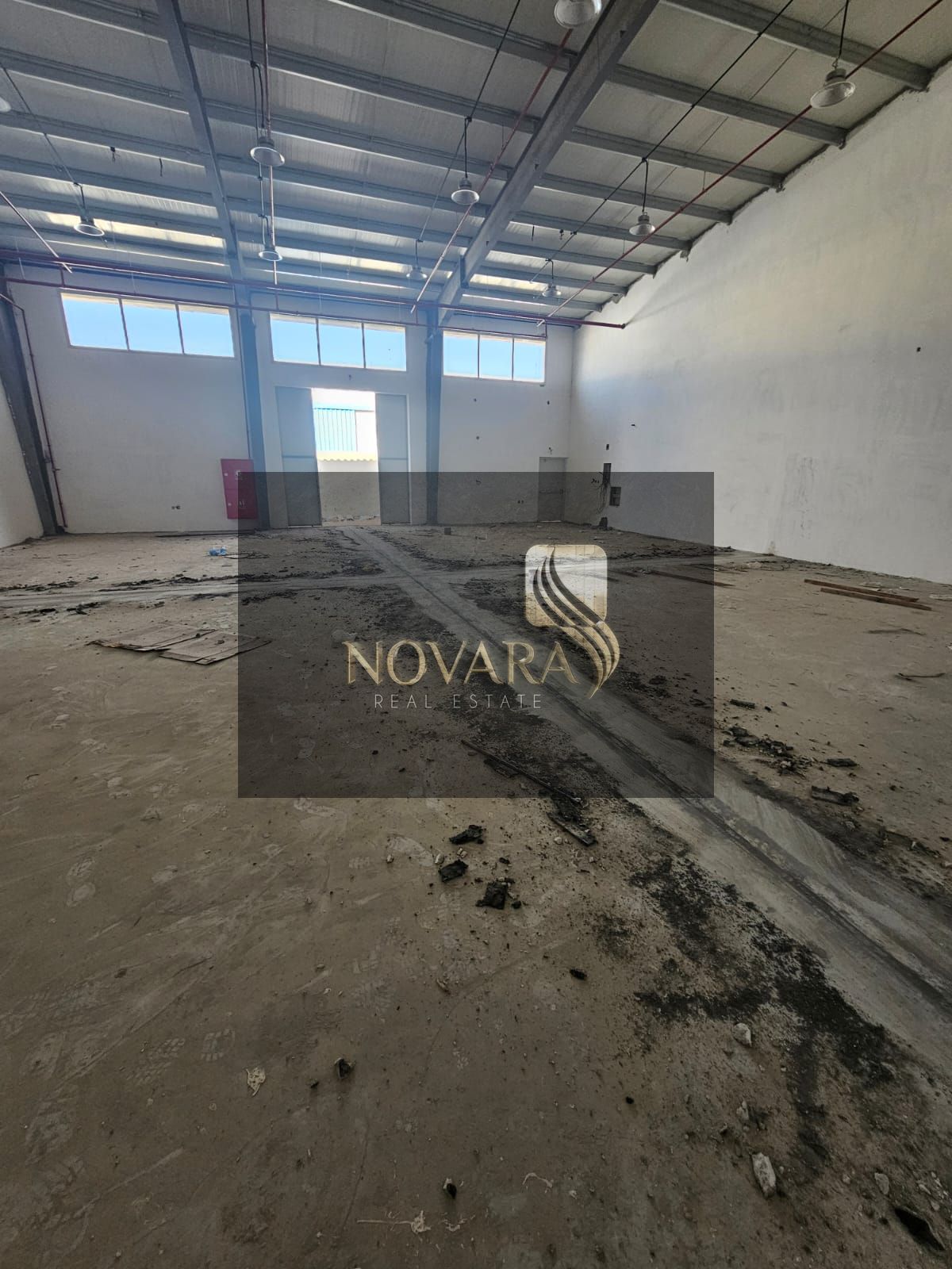 Warehouse for rent in Umm Al Quwain, 3,000 sq ft, 3-phase 25 kW electricity, rent AED 105,000 per year