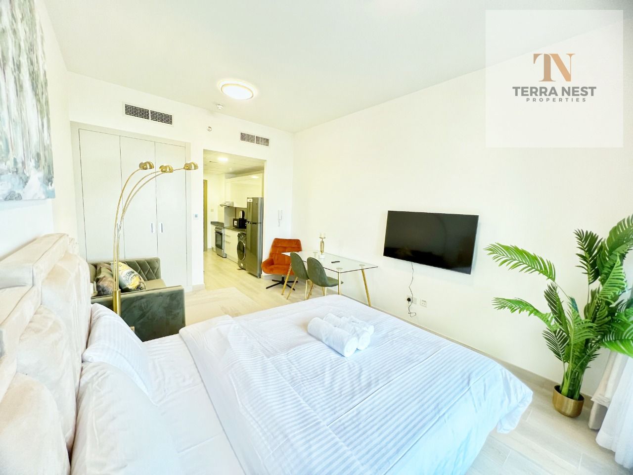 LUXURIOUSLY FURNISHED | 12 CHEQUES | 6K MONTHLY