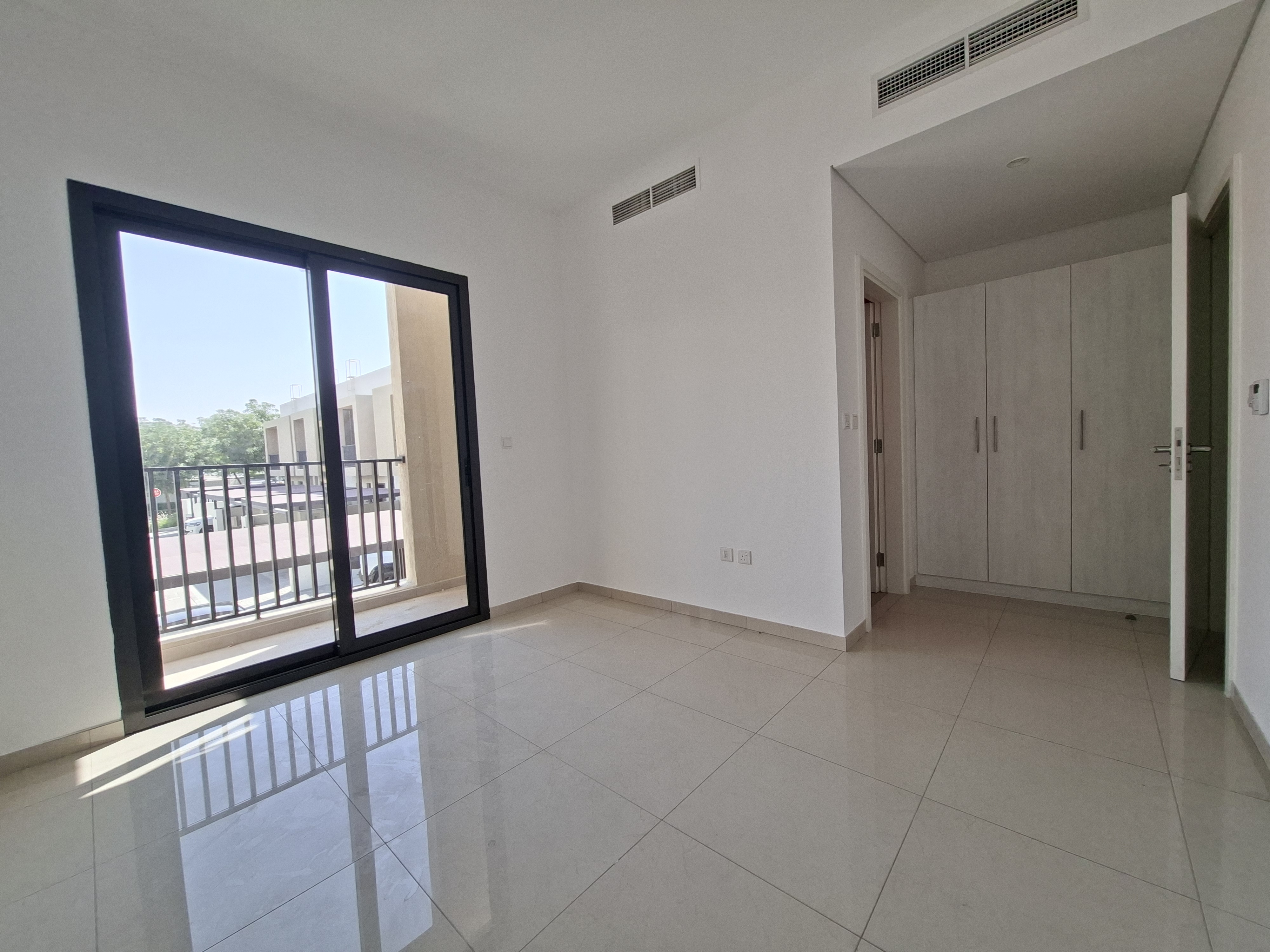 Ready to move 2b townhouse available for rent Nasma residence al tai sharjah