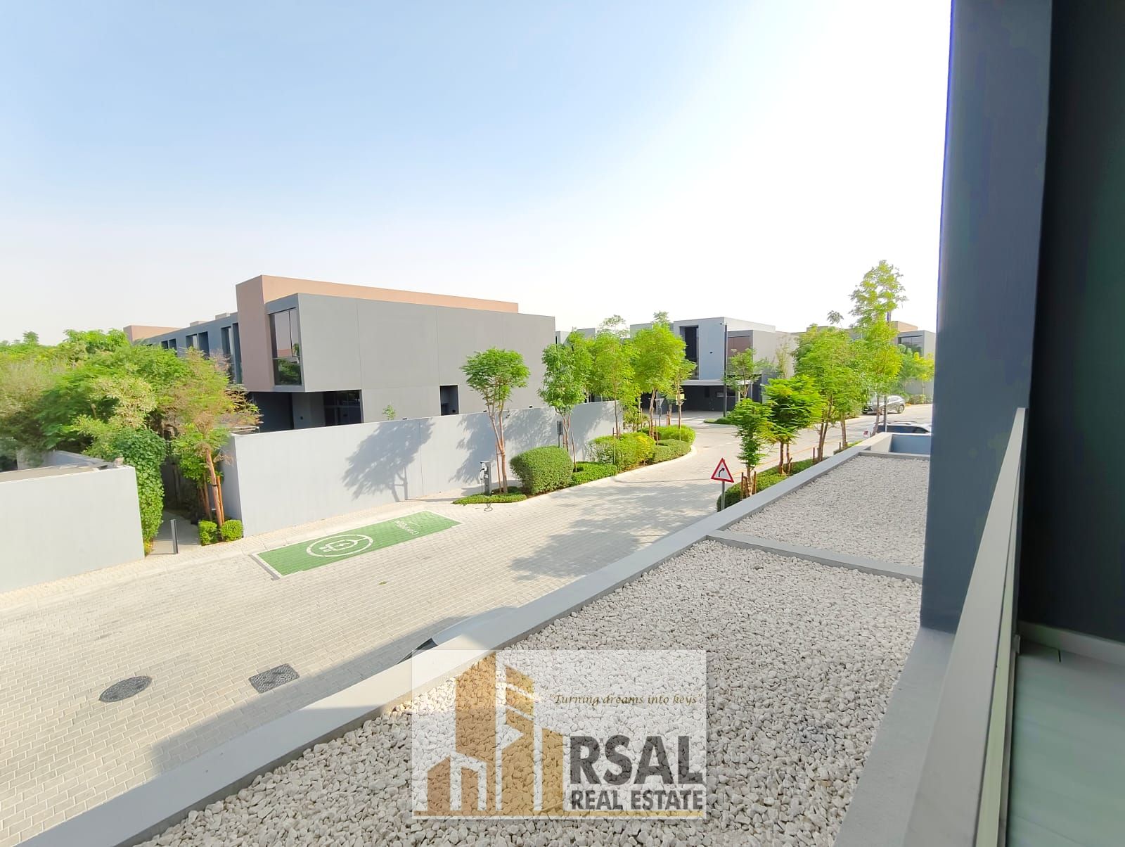 Brand New 4BR villa with Majlis Room BBQ Area Private parking