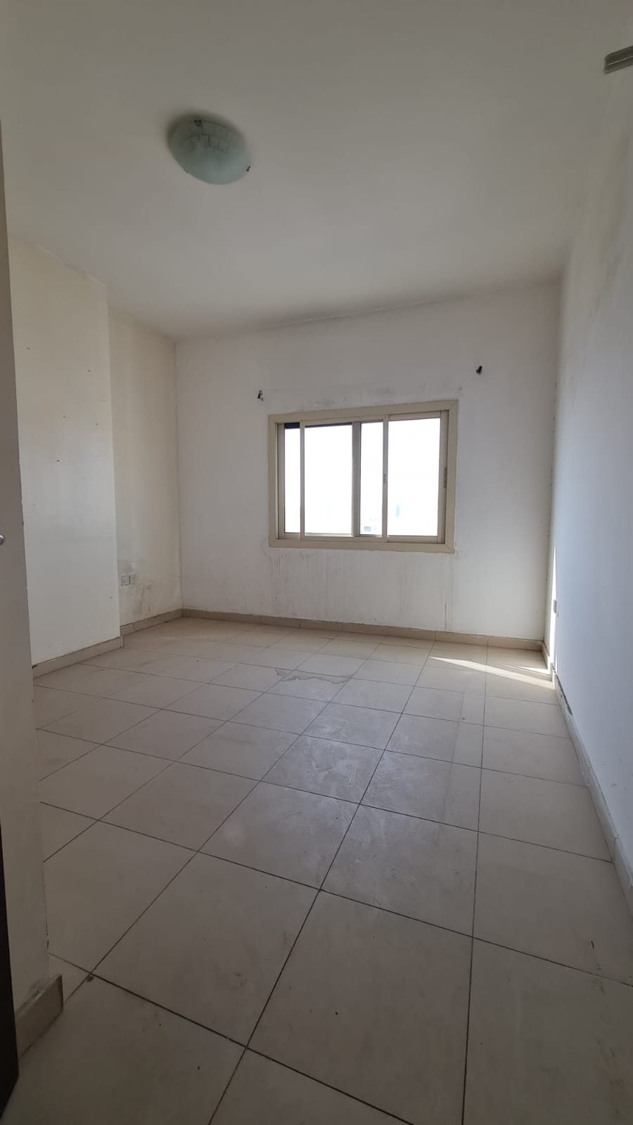 one-bedroom apartment for rent in Al Butinah, a well-known tower renowned for its cleanliness and prime