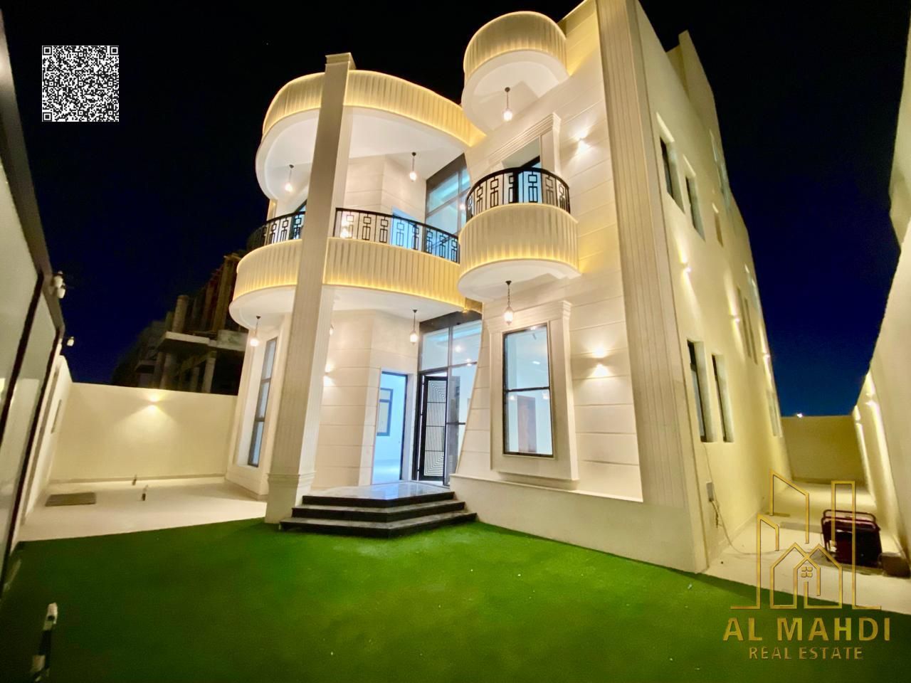 Ready-to-move-in villa for sale, all fees included, close to all amenities - very spacious interior and distinctive finishes
