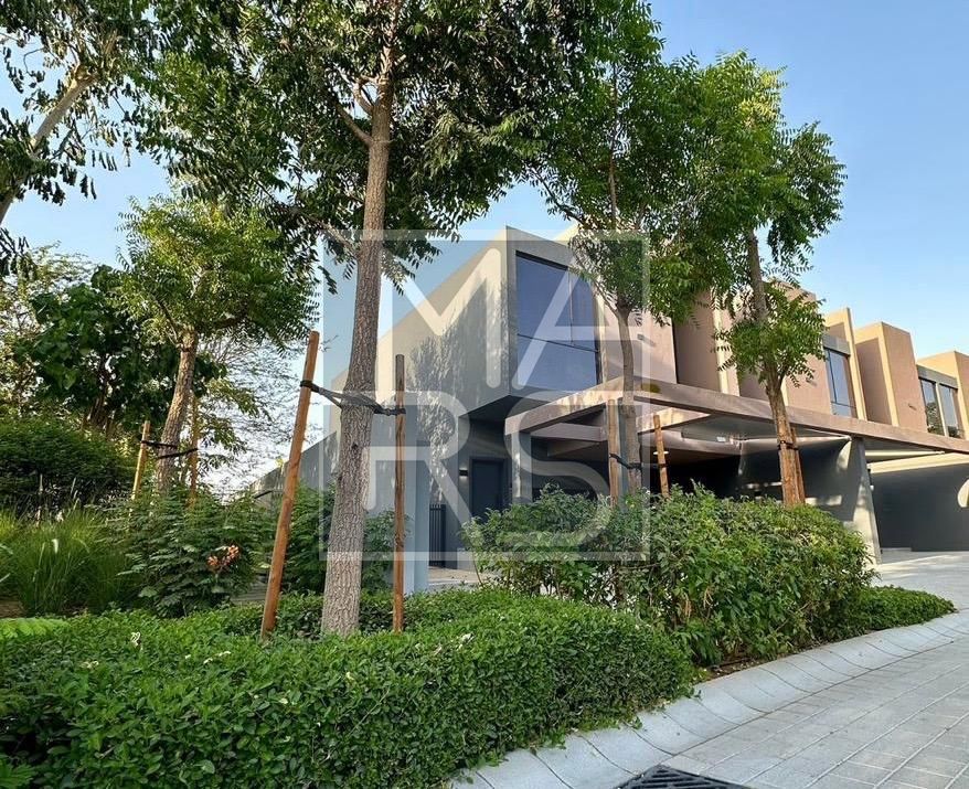Corner unit | Ready To move Unit | Premium Finishes | Freehold