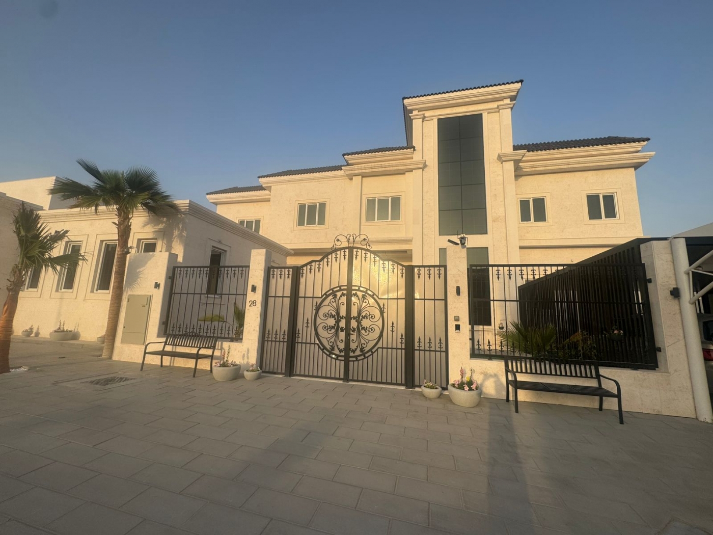 5 BR VILLA | MAJLIS | 2 LIVING AREAS | GARDEN