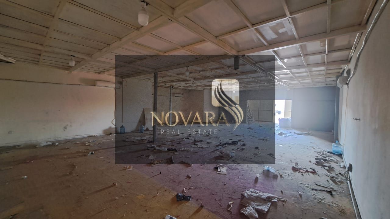 Warehouse for rent in Umm Al Quwain, 2,800 sq ft with mezzanine, 40 kW electricity, rent AED 100,000