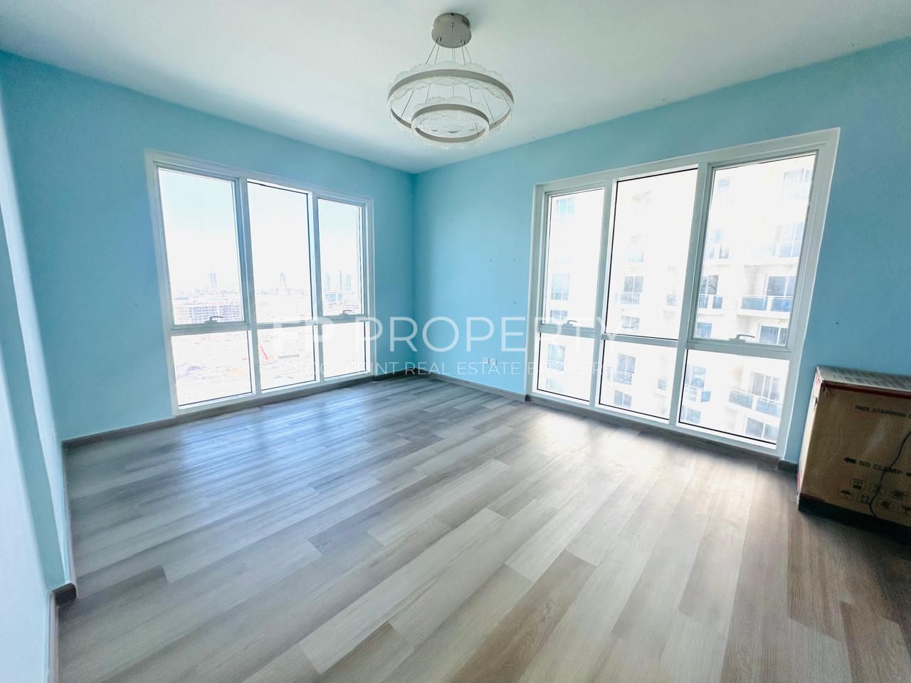 Canal View | Fully upgraded | High Floor
