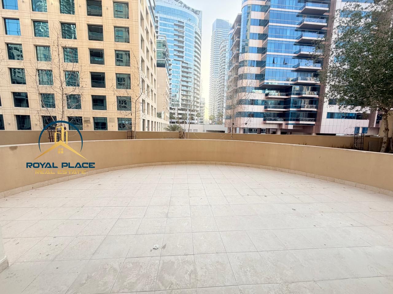 Chiller Free| Closed Kitchen| Prime Location