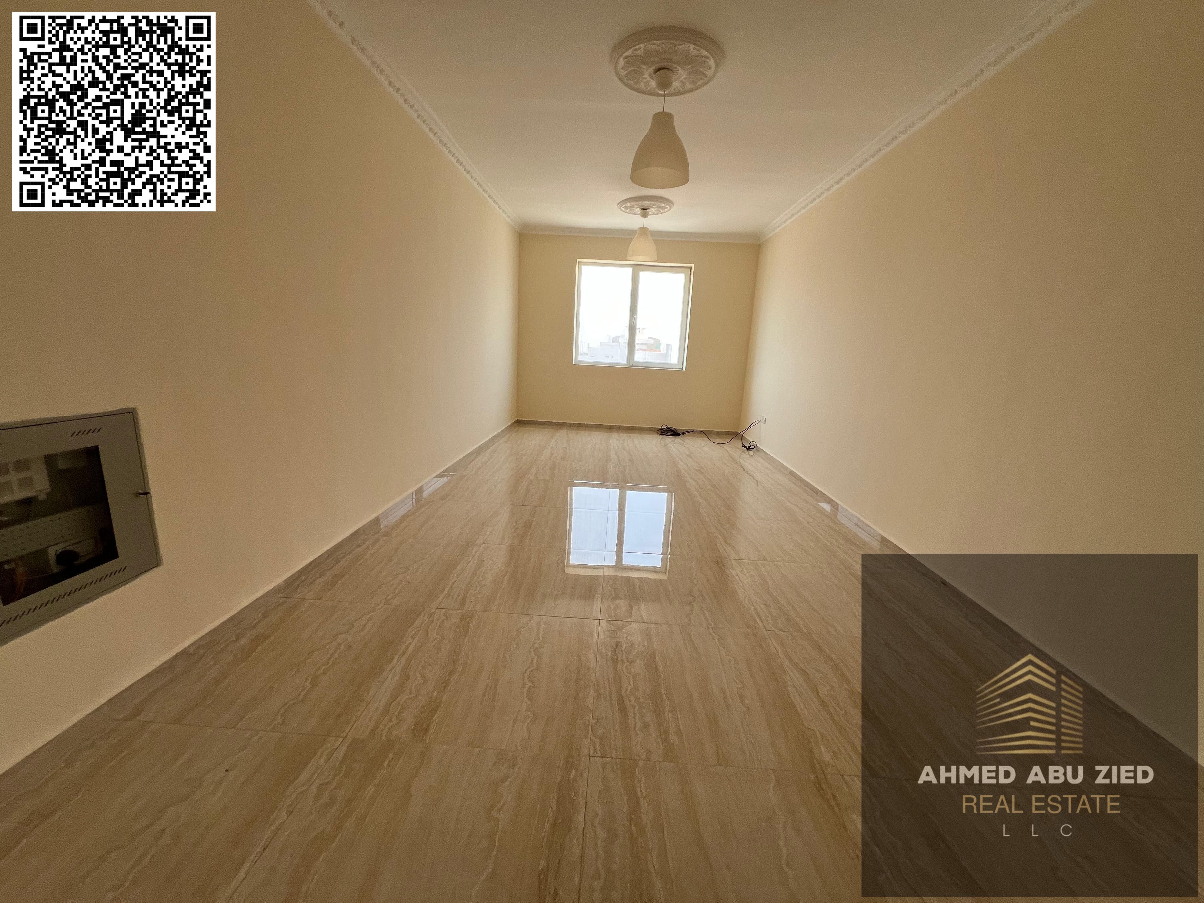 New building, second occupancy. Available: two bedrooms, living room, two bathrooms, balcony with open view, free parking, fully equipped kitchen, ver