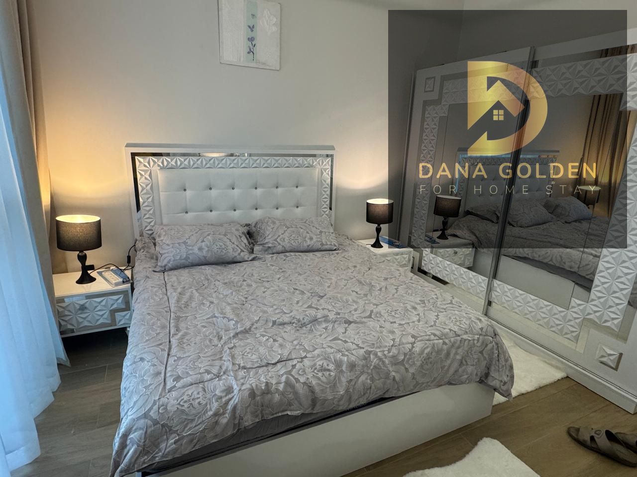 For rent, a spacious, hotel-furnished apartment with a room and a living room