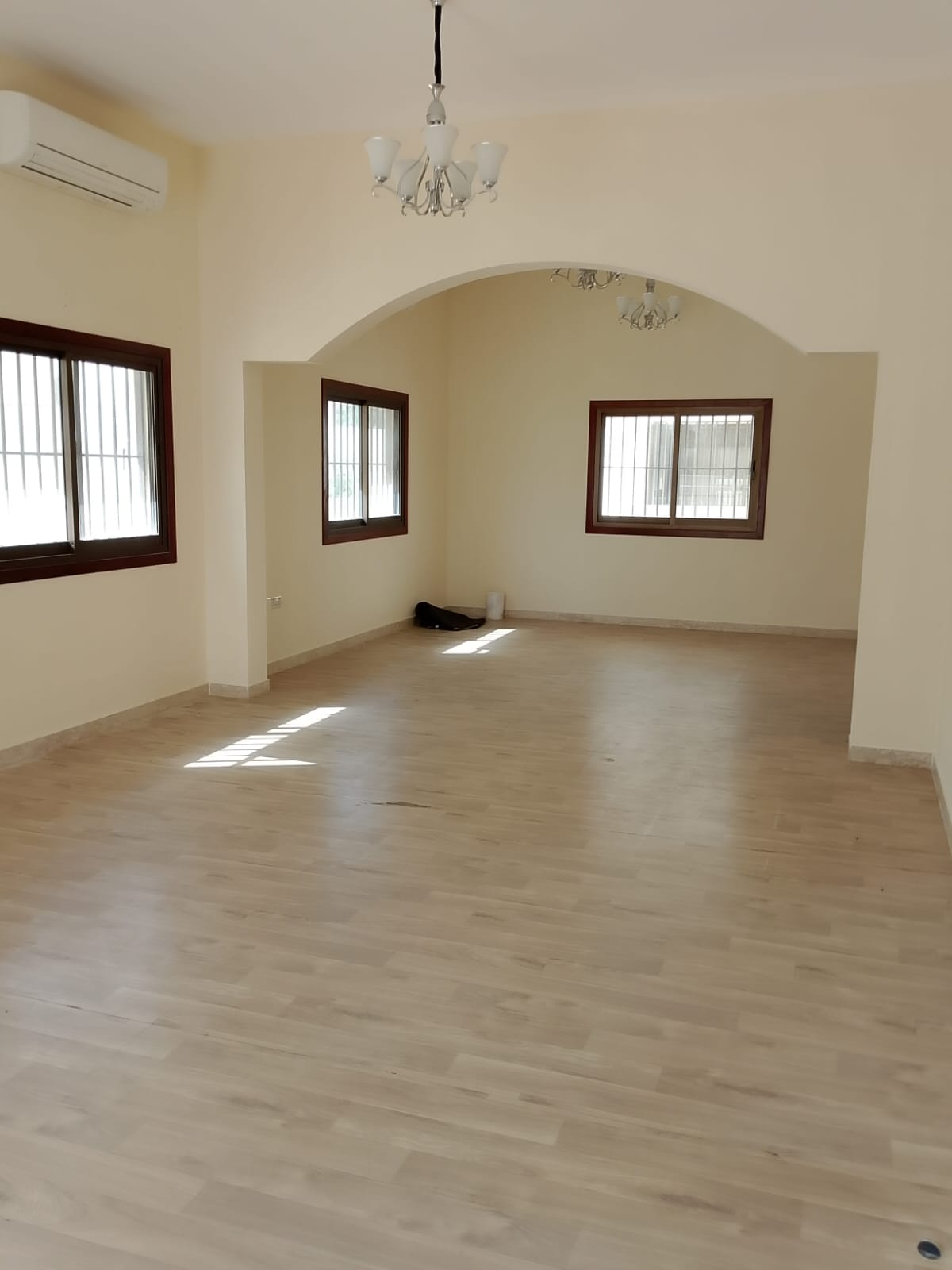 Arabic house for rent, 3 bedrooms, maid room, 2 halls, parking, AED 95,000 yearly, 4 payments.