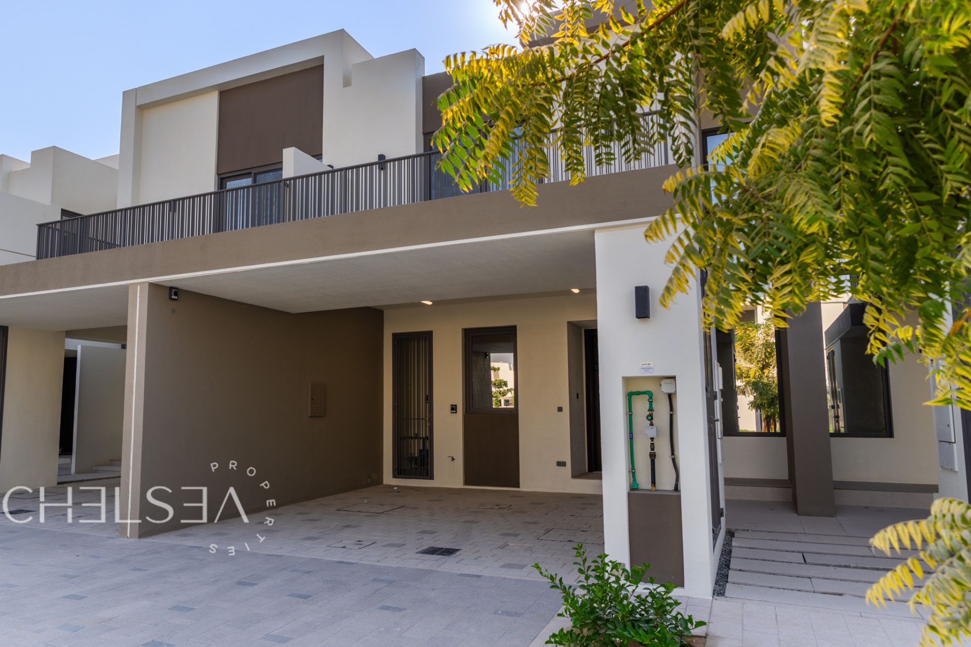 READY TO MOVE | COMMUNITY VIEW | UPGRADED