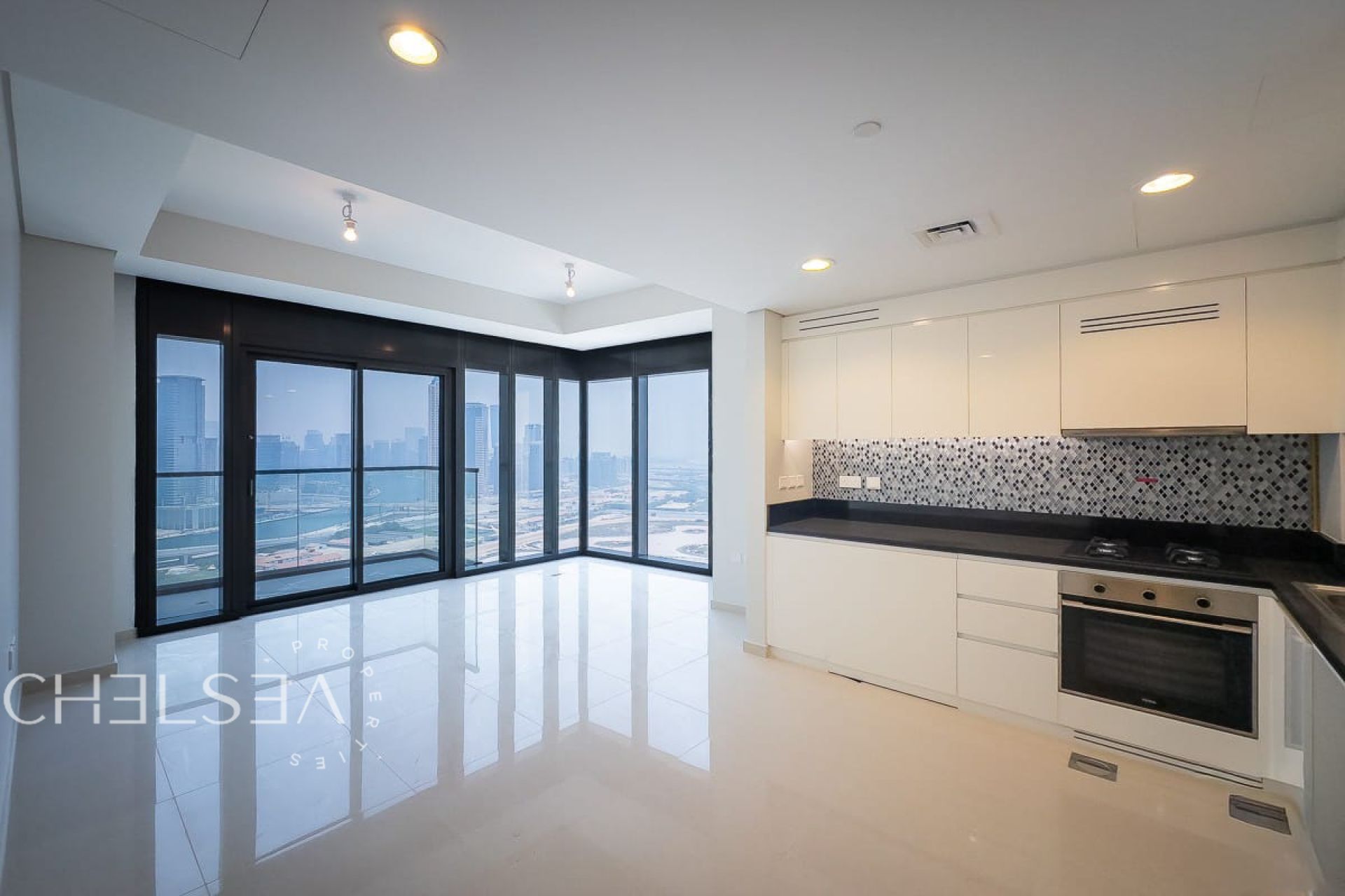 SKYLINE VIEW | SPACIOUS | VACANT | HIGH FLOOR