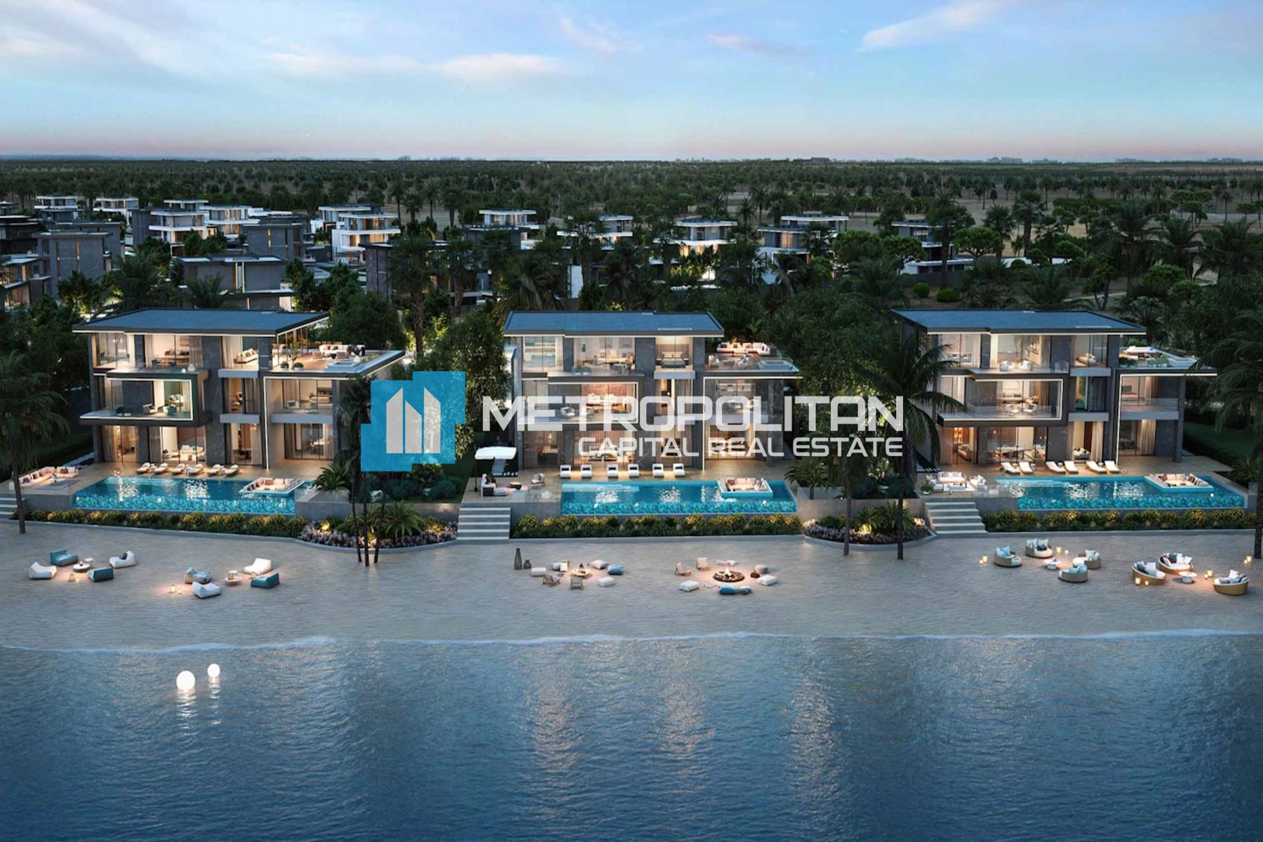 High End 1BR| Private Beach| Palace and Canal View