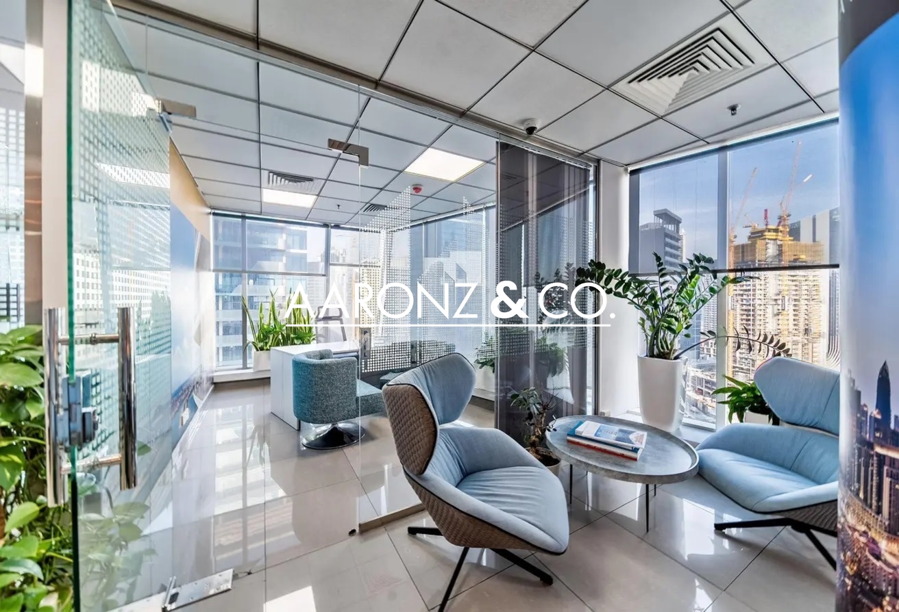 Bright Office | 3 Parking Spaces | Elegant