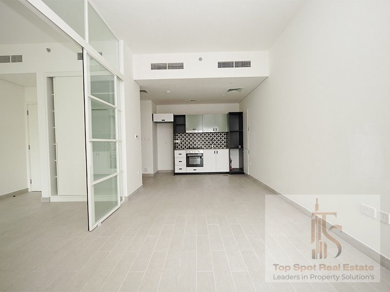 Stylish Apartment | Prime Location | Community View