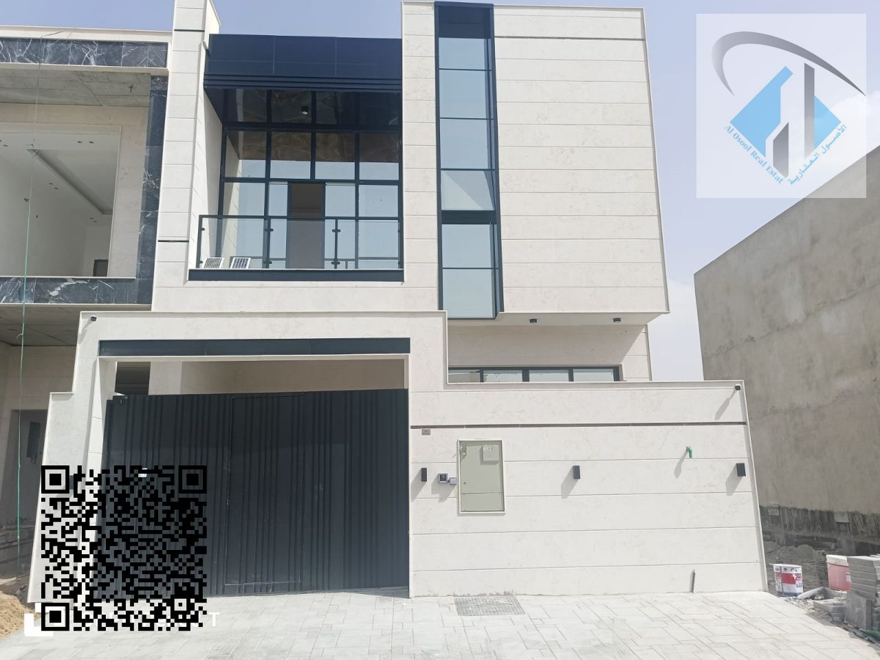 brandnew modern TH freehold superdelux finish good price