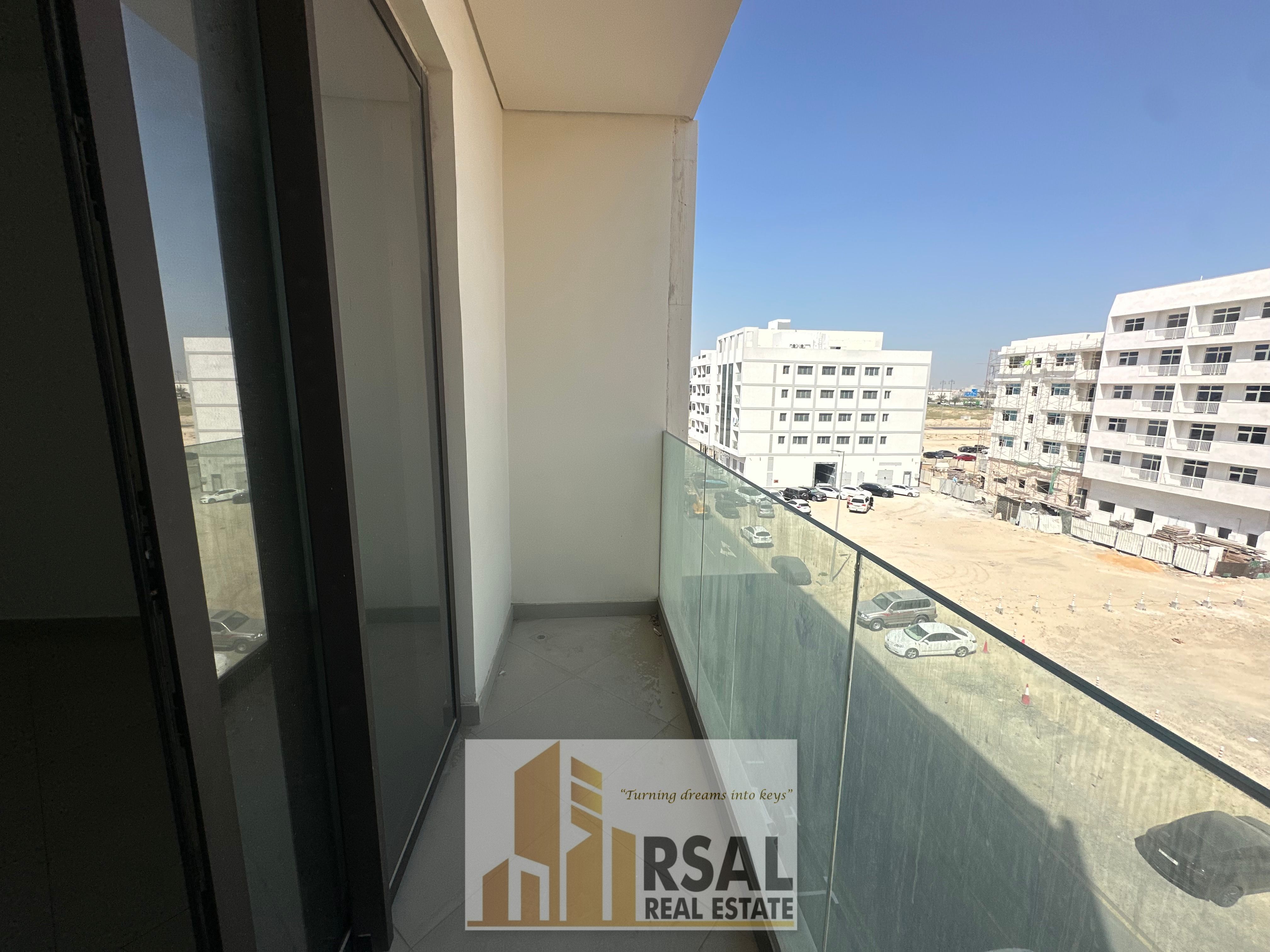 No Commission // No Deposit cash // 12 cheques payment // luxurious 2 bedroom with balcony and covered parking