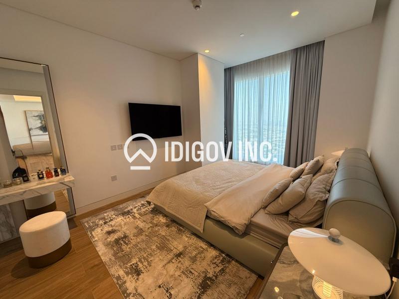 Skyline Living | Modern 1-Bed | Island View
