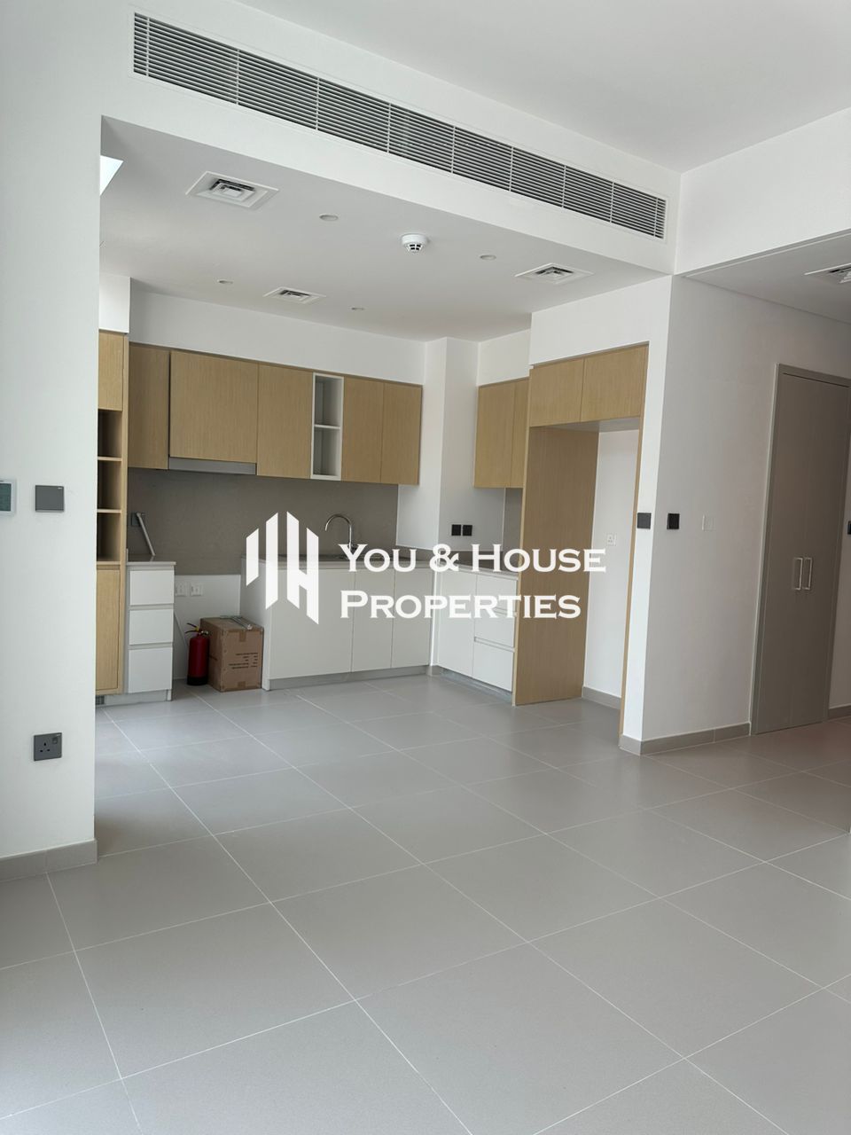 Luxury 3BR Townhouse I Lavish & Stunning Finishing I Sigle Row I Ready to Move