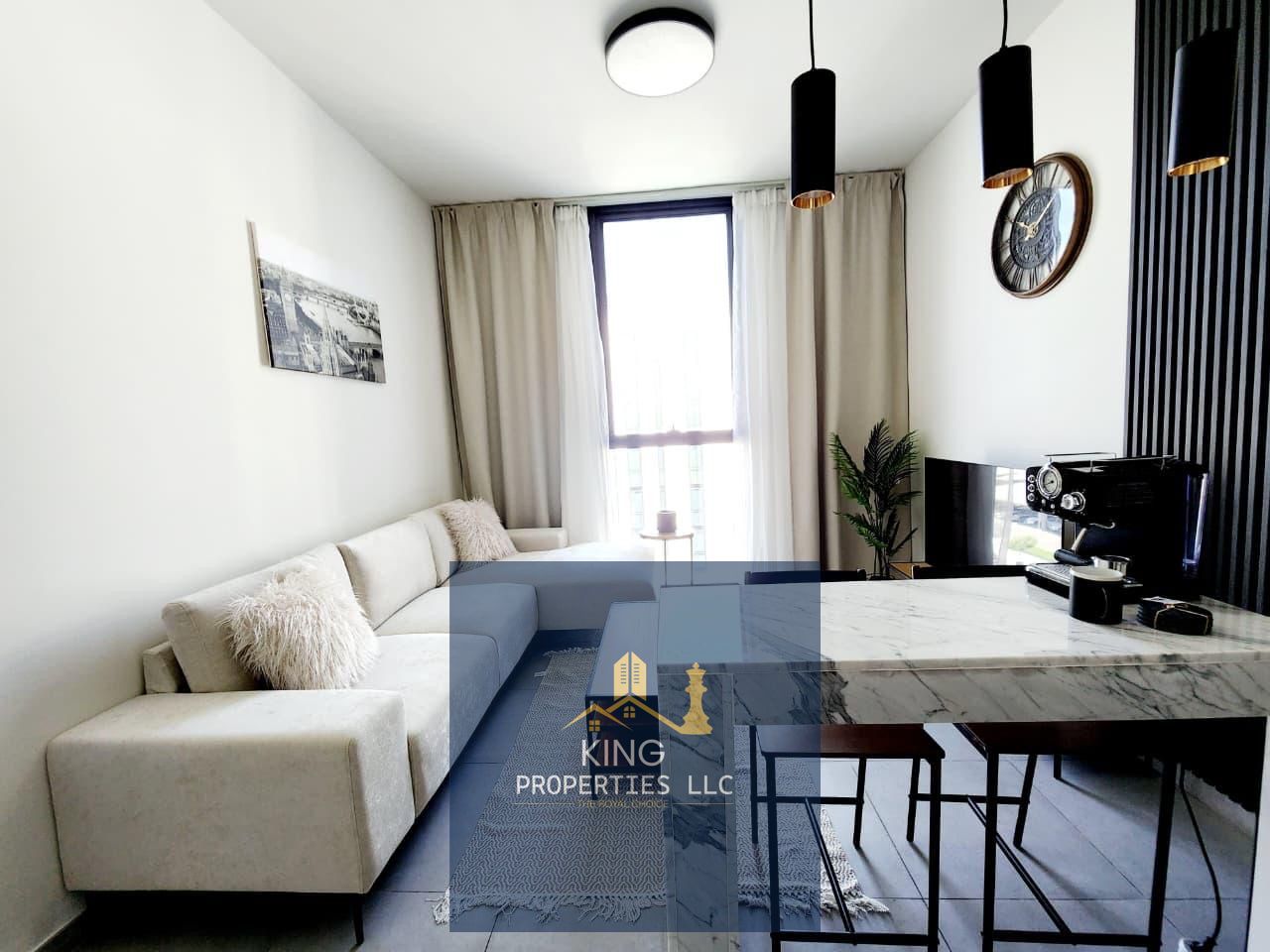 Luxury Fully Furnished || 1 Bedroom || Corner Unit || Ideal Location