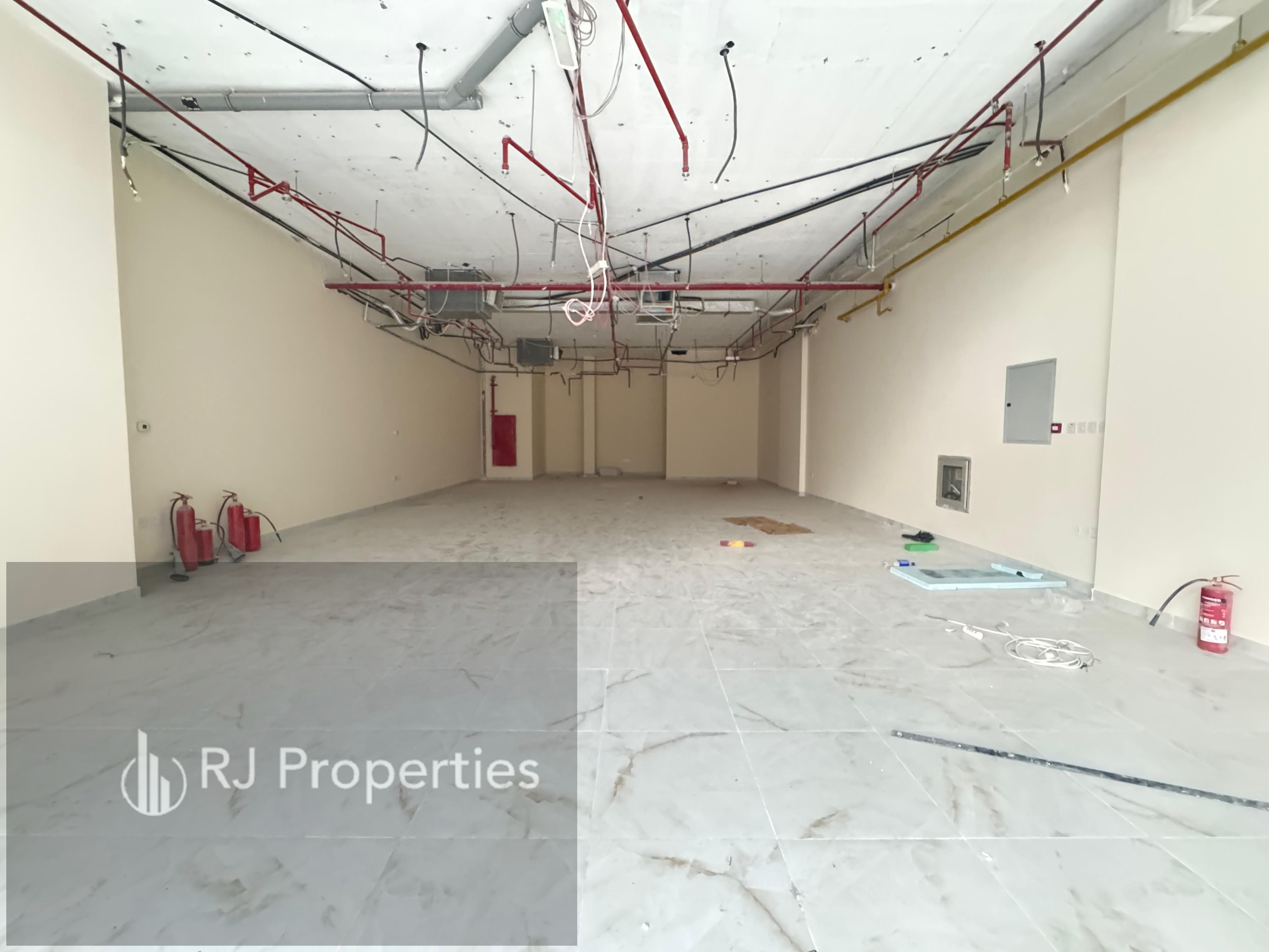 30 days free luxury shop very prime lecation business area ready to move only jest 175k