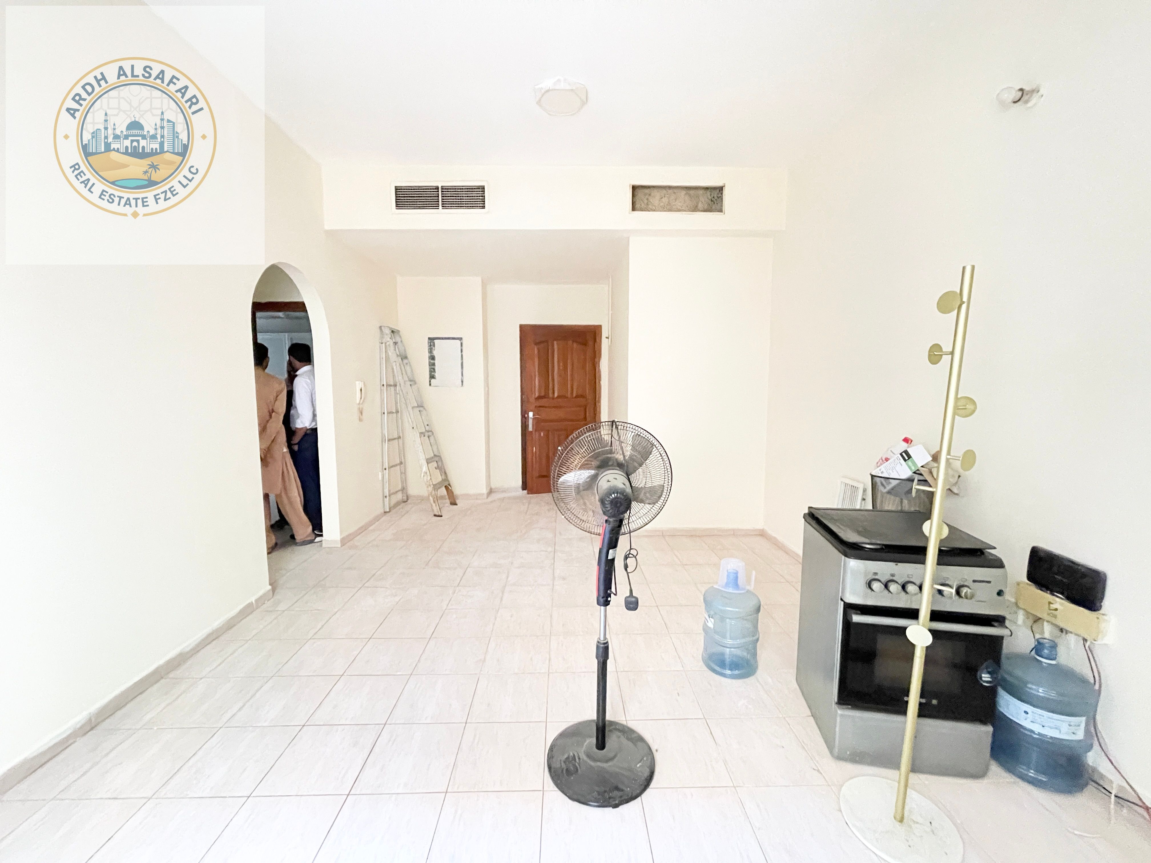 Big Size Spacious 1BHK With Balcony+Central Ac Close To Bus Stop