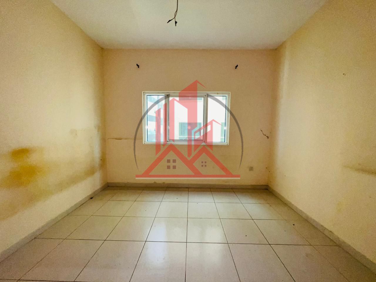 Lavish and Spacious 2BR Apartment with Amazing Price 55k( Near To Sahara Center) 1 parking Free
