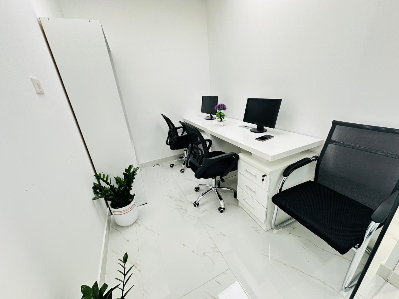 Offer For The Day! Fitted Office | Direct from Owner | Near To Metro Station |