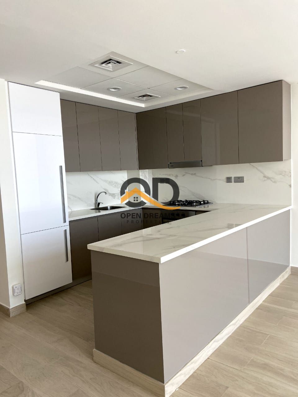 Direct Burj and Lagoon view || U-Shape Kitchen ||