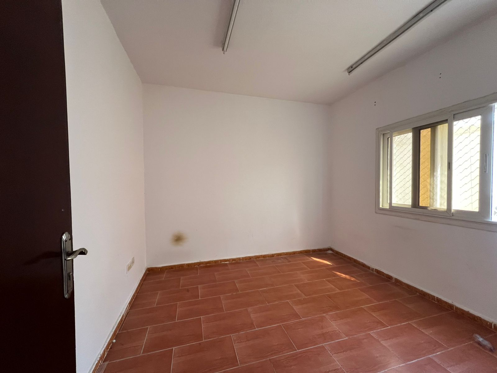 2BR apartment with central AC, open view, good space, spacious kitchen, central gas, close to all services. Rent AED 30,000.