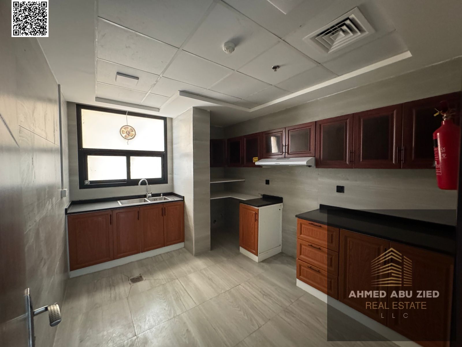 First occupancy with one month free. Consists of two master bedrooms, a fully equipped kitchen, a spacious living room with a bathroom. Full maintenan