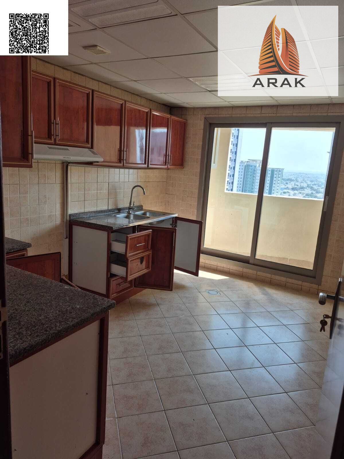 A great opportunity to live in a prime location in Al Rashidiya 3, featuring central air conditioning and spacious rooms ideal for families.