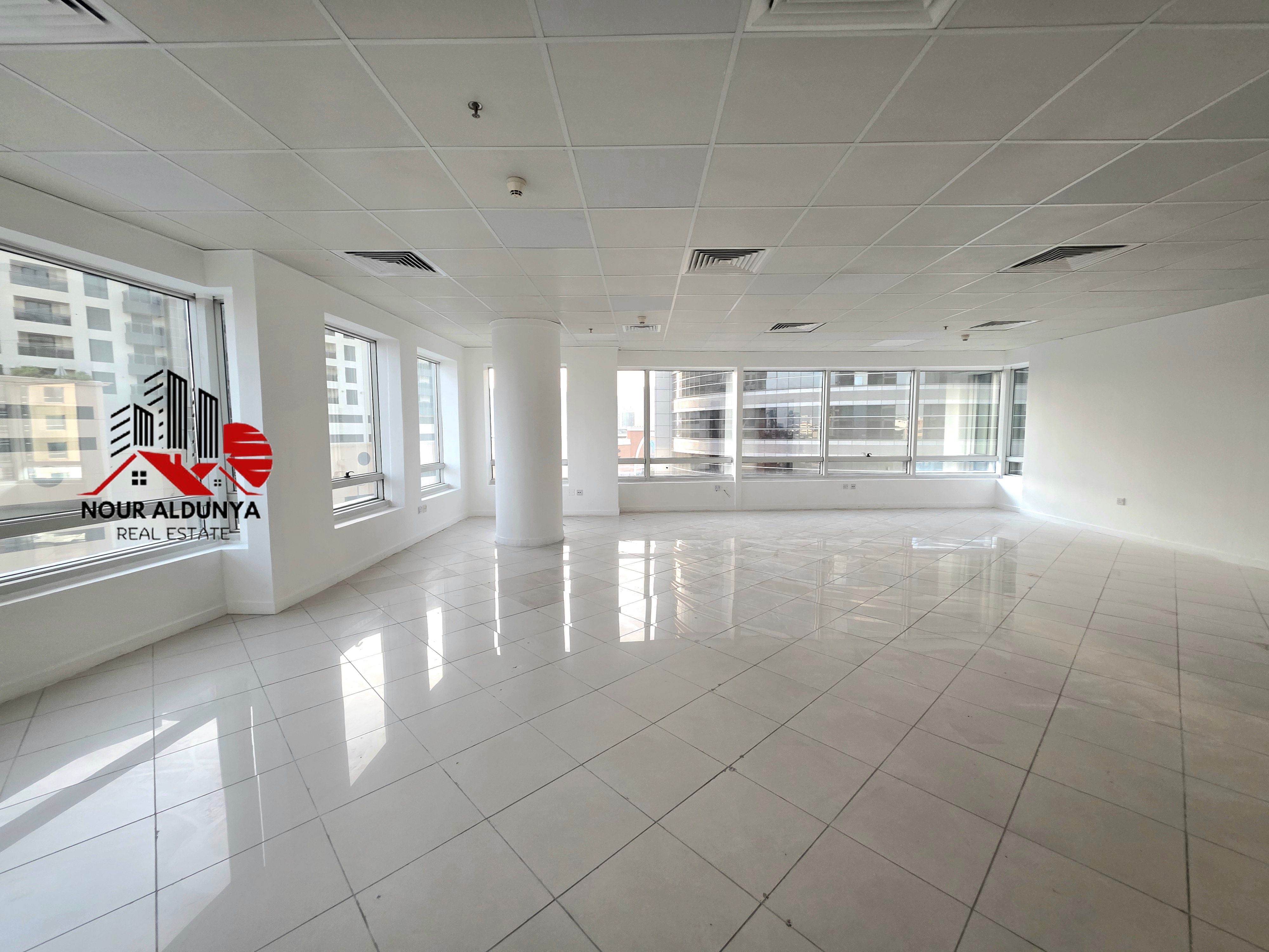 6 CHEQUE'S PRIME LOCATION. COMMERCIAL TOWER. 880SQFT. FULL FITTED. OPEN LAYOUT OFFICE. BOOK NOW