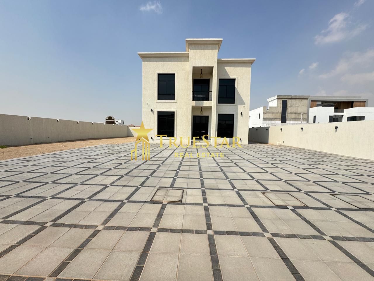 SPACIOUS 5BR+MIADS HUGE PRIVATE GARDEN INDEPENDENT VILLA