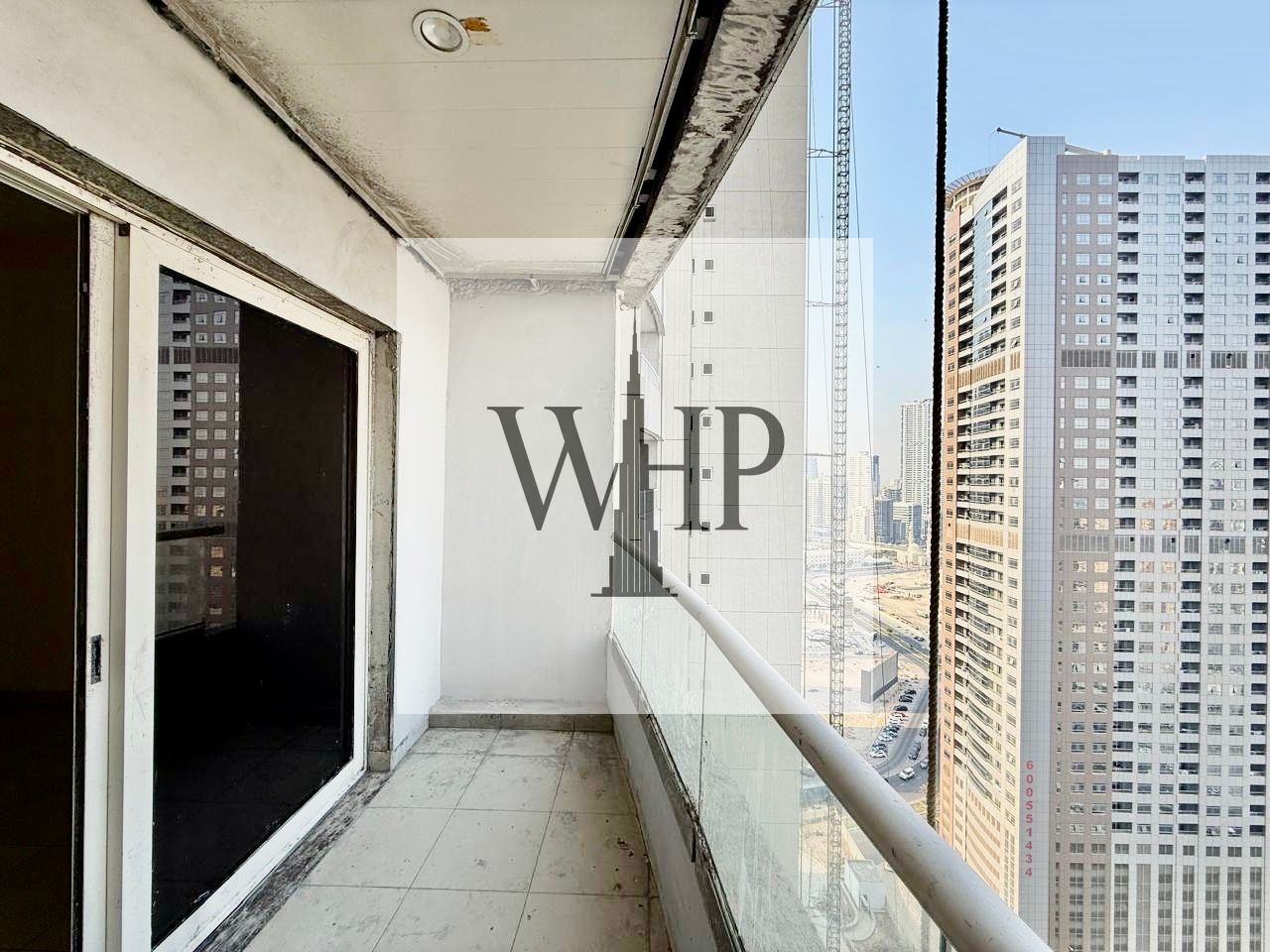 Over Sized 2bhk with maid,s Room Free Parking All Facilities