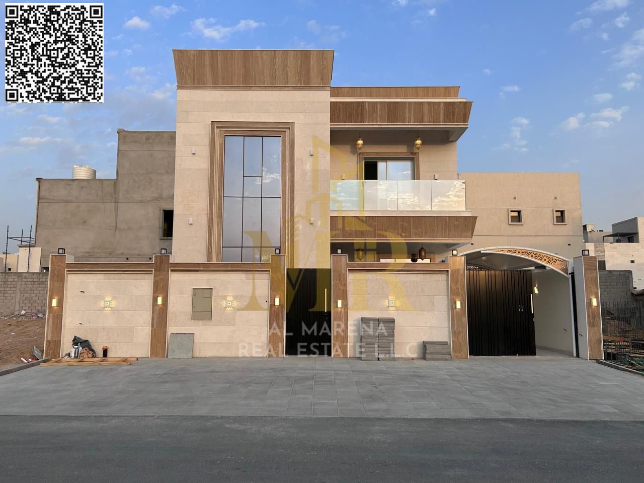 Own your dream villa with an all-inclusive price and invest in a luxurious villa in the heart of Al-Hilweh. Don't miss this opportunity!
