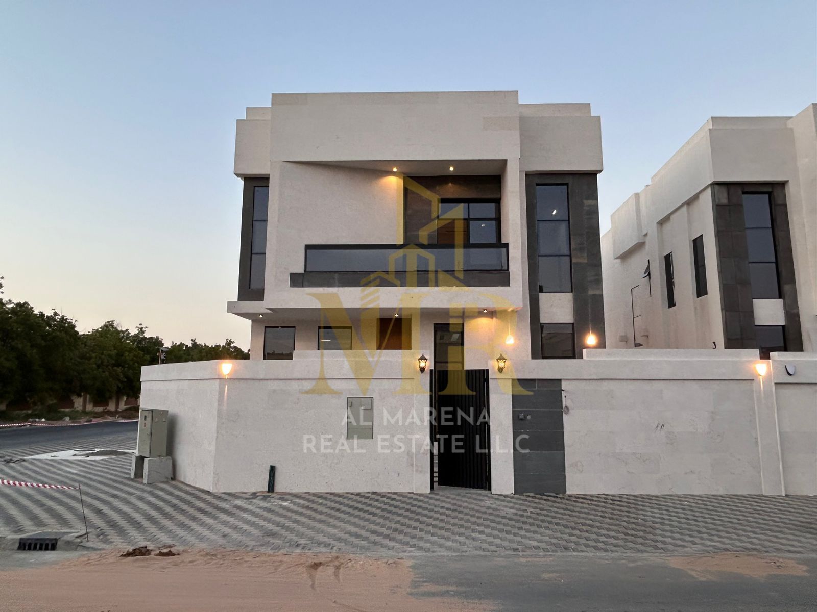 Villa de luxe à vendre à Al Zahia | 5 chambres | Agencement spacieux | Frais d'enregistrement inclus