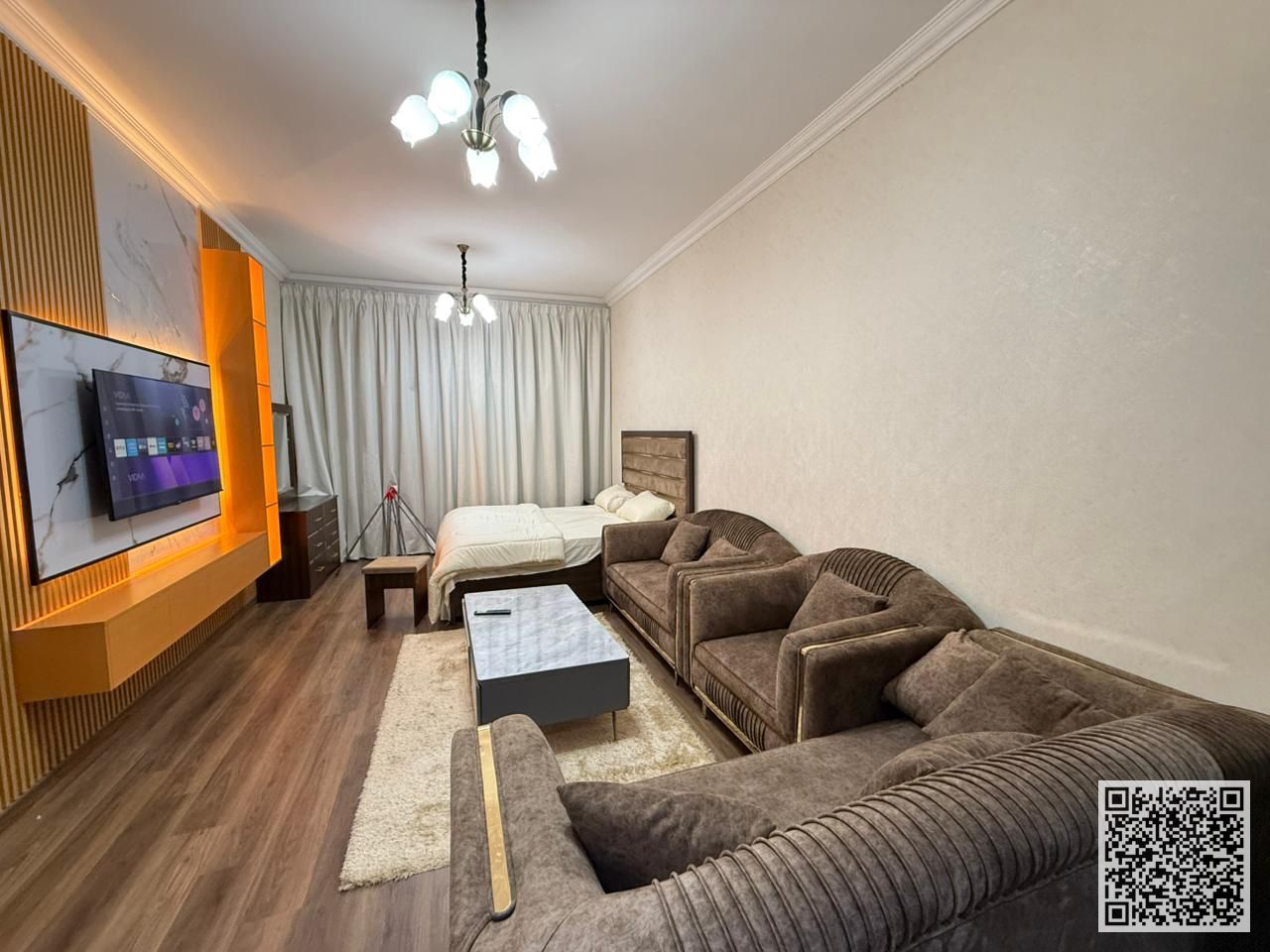 A luxurious studio open view with a semi-detached kitchen, fully furnished, elegant furniture and a fully equipped kitchen with parking and garden
