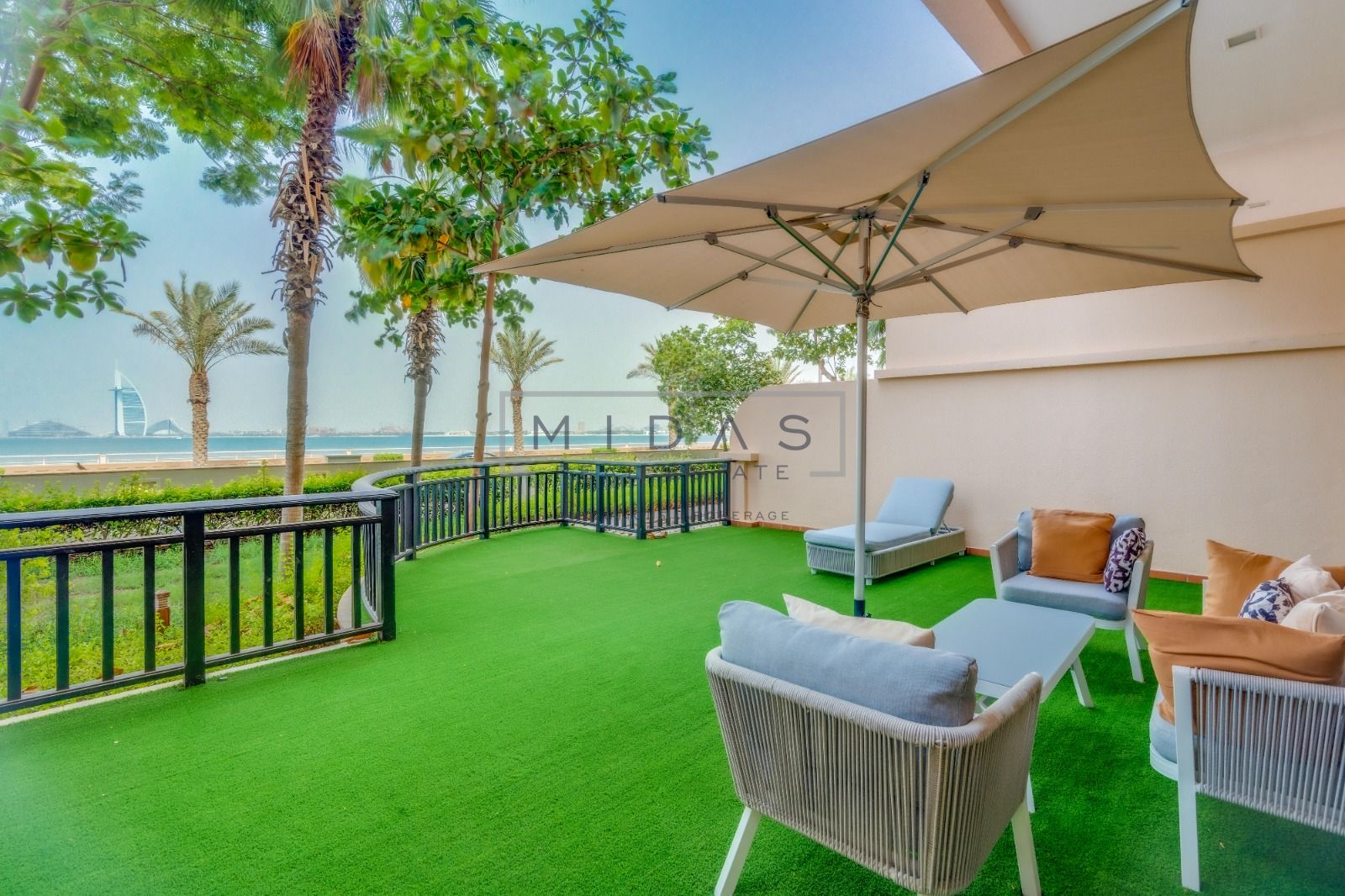 Renovated I Sea View I Unique Layout