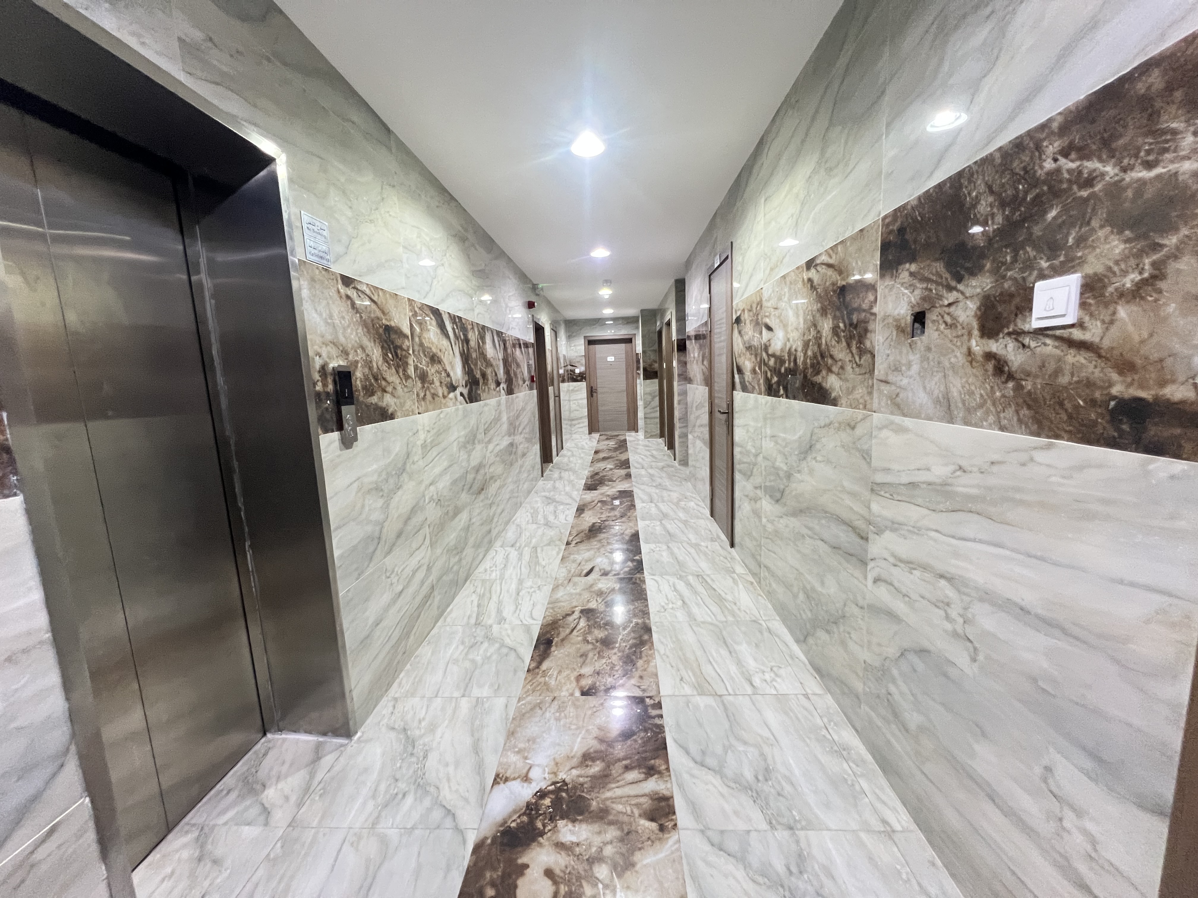 Amazing offer new muwaileh 1bhk just in 40k 2washroom with balcony and wardrobe at prime location