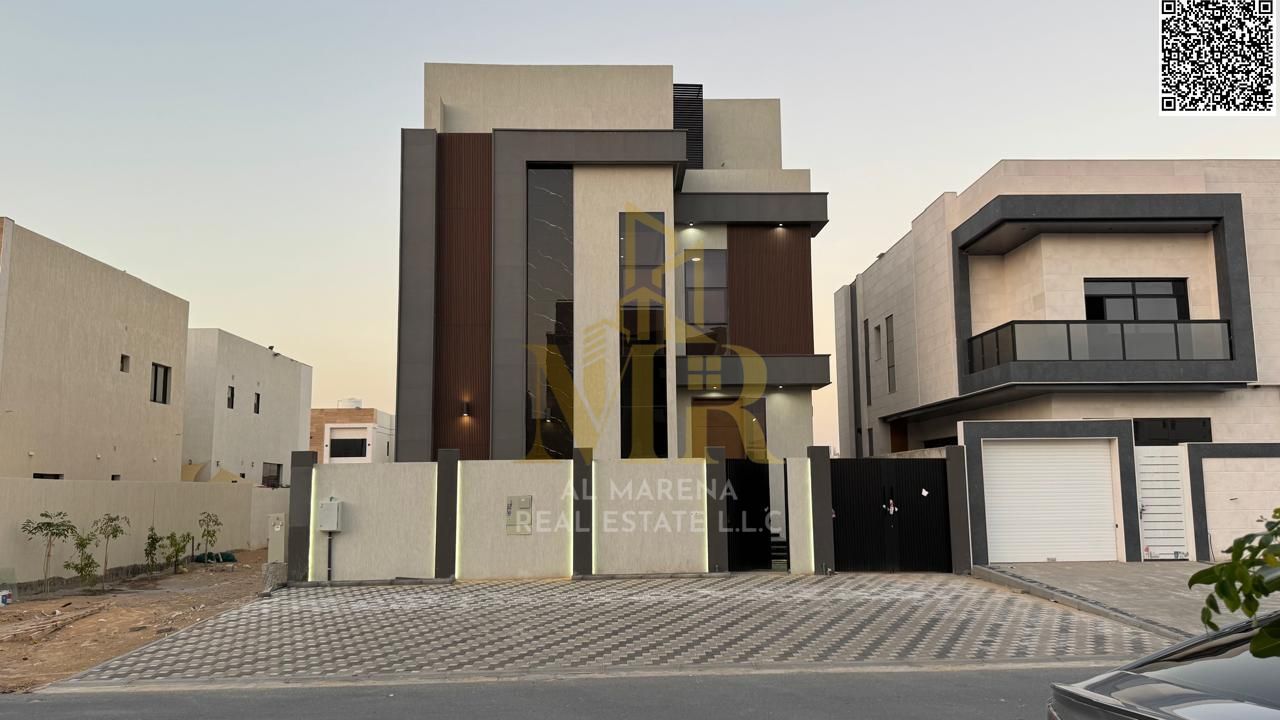 Freehold ownership for all nationalities, directly from the owner, price includes electricity, water, and air conditioning.