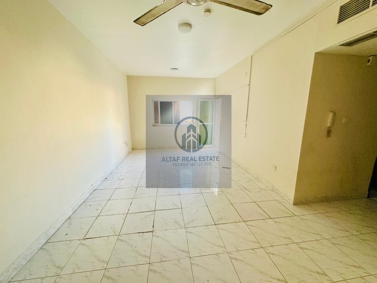 Ready To Move 1BHK With Balcony Central AC Central Gas Near Mubarak Centre