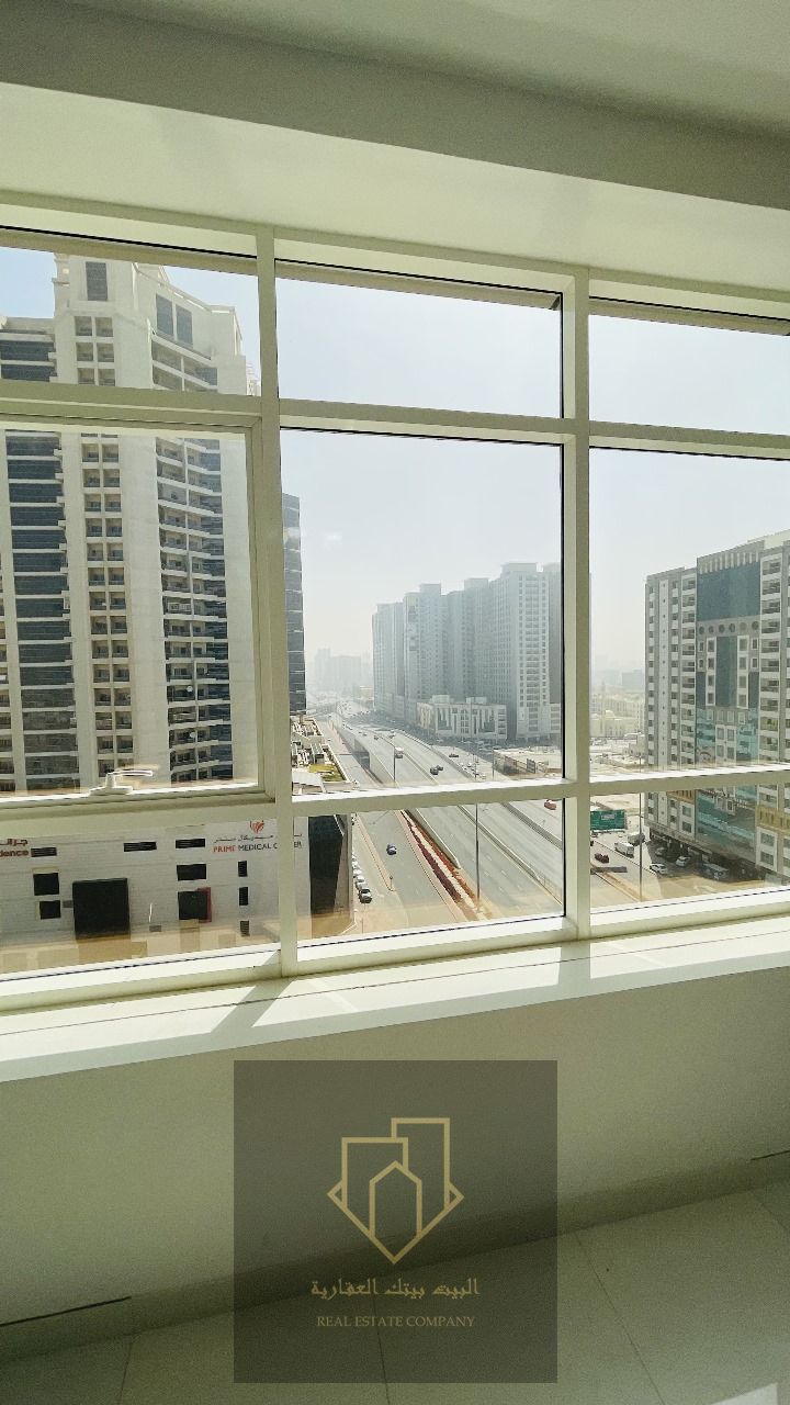 A distinctive apartment located directly on Sheikh Khalifa Street, in the heart of Al Rashidiya 3, one of the best residential areas in Ajman. Strateg