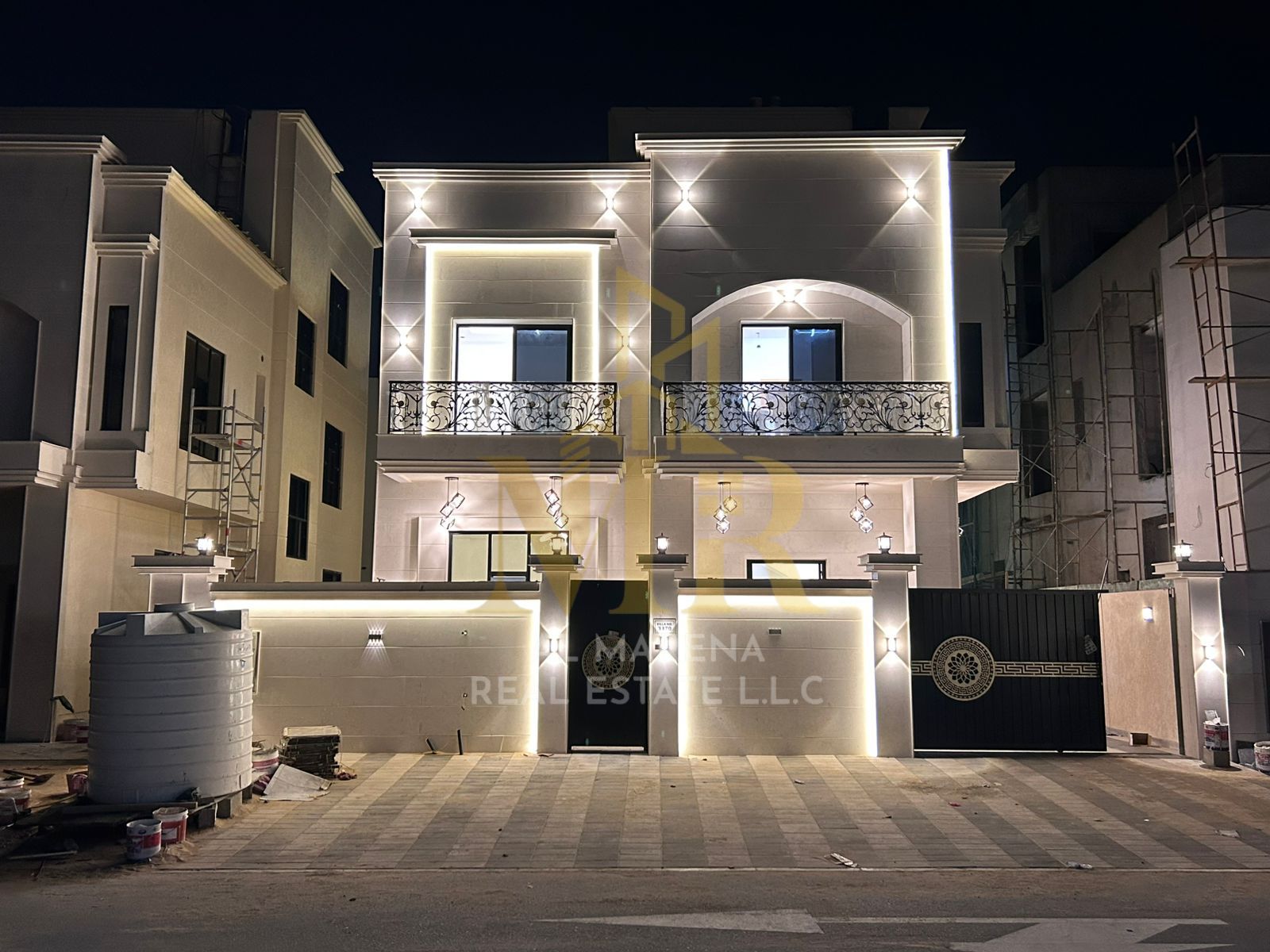 A villa with air conditioning included, on the main street, ready to move in, in the most prestigious area of Ajman. Freehold ownership for all nati
