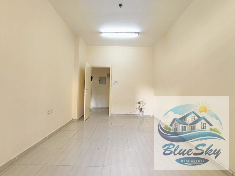 Cheapest rent 2BHK with balcony 34k only for king faisal road