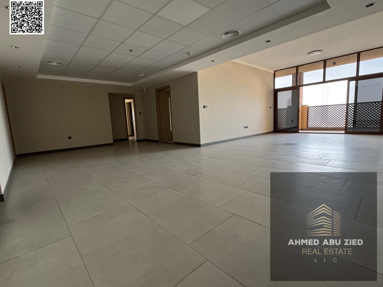 First occupancy apartment for annual rent consisting of three master bedrooms, a fully equipped kitchen, a maid's room, a laundry room, a storage room